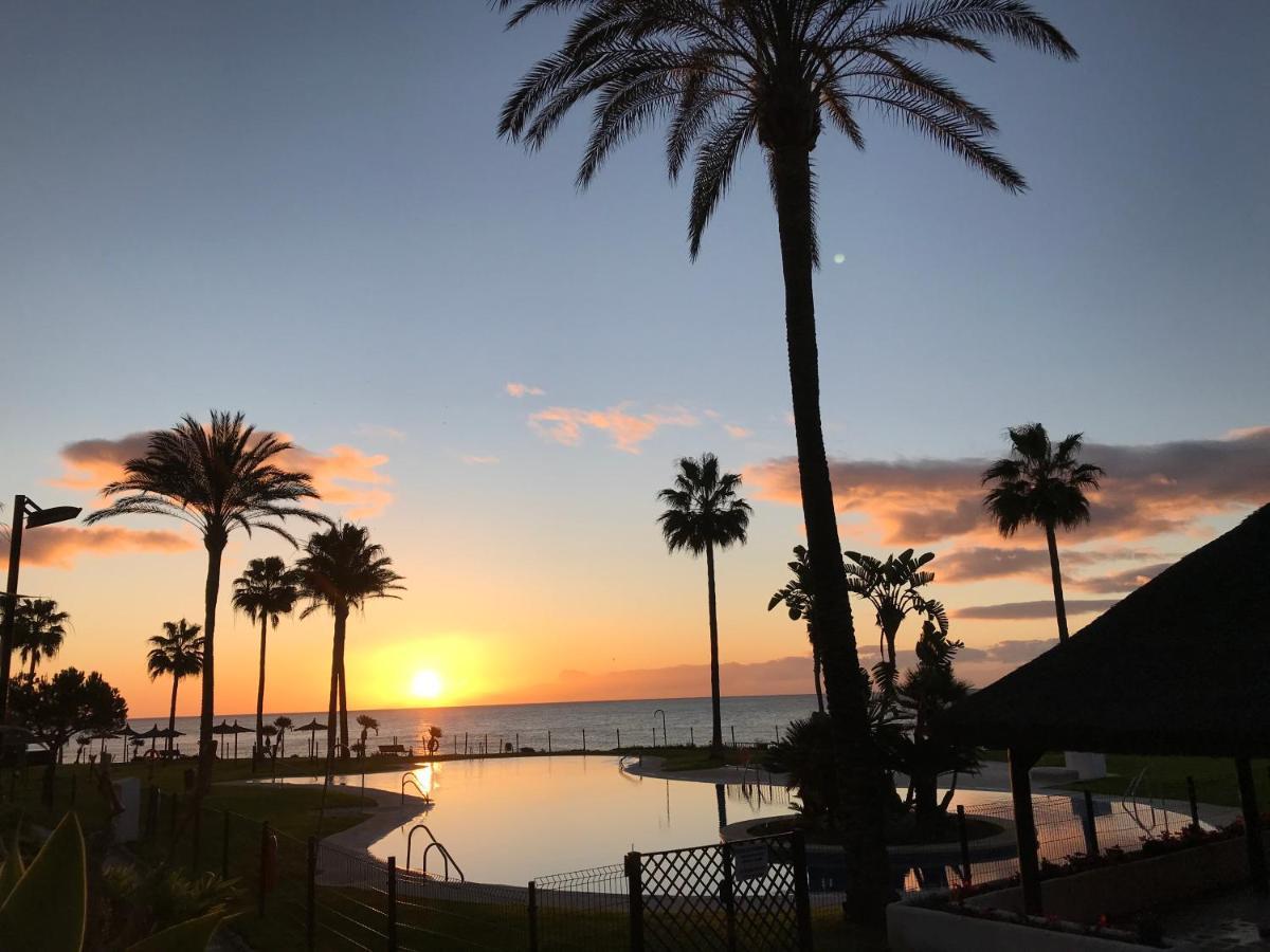 Mi Capricho 4C Beachfront -Apartment With Sea View - Costa Del Sol Sitio de Calahonda المظهر الخارجي الصورة